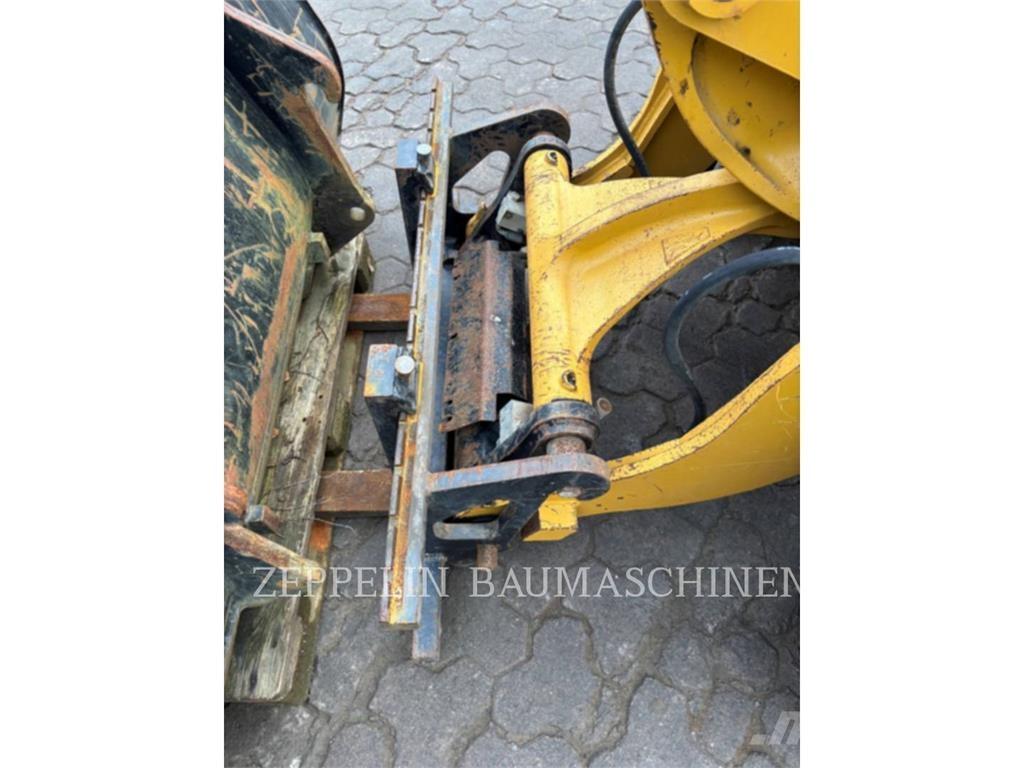 CAT 907M Radlader