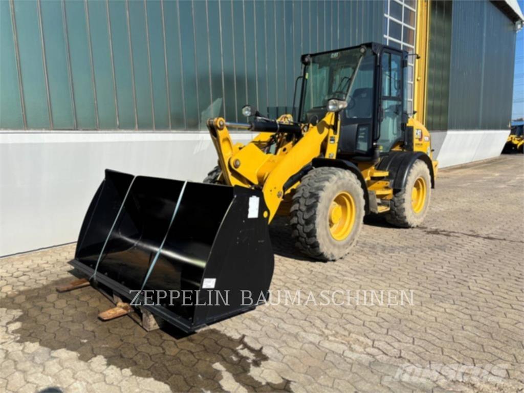 CAT 908M Radlader
