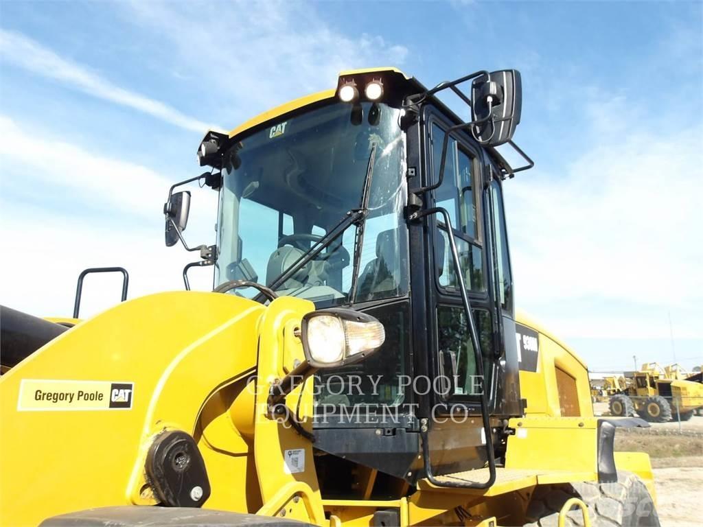 CAT 930M Radlader