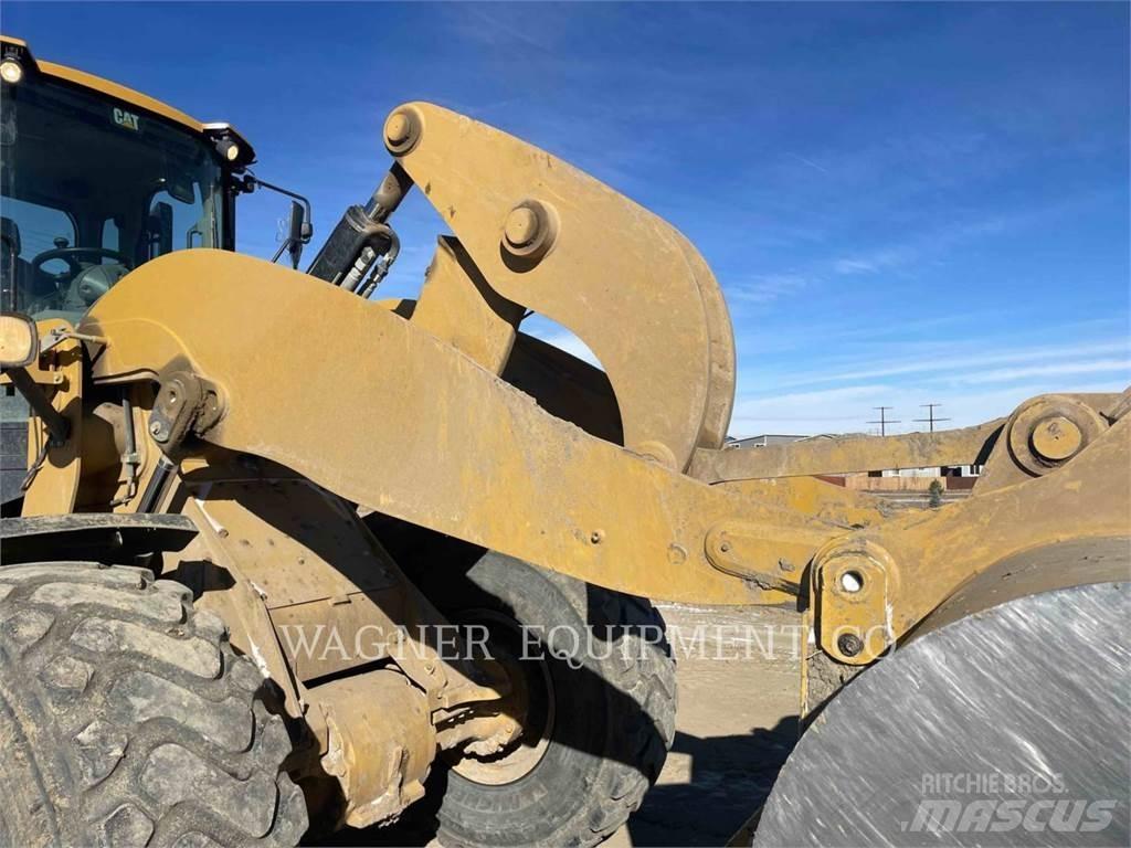 CAT 938M Radlader