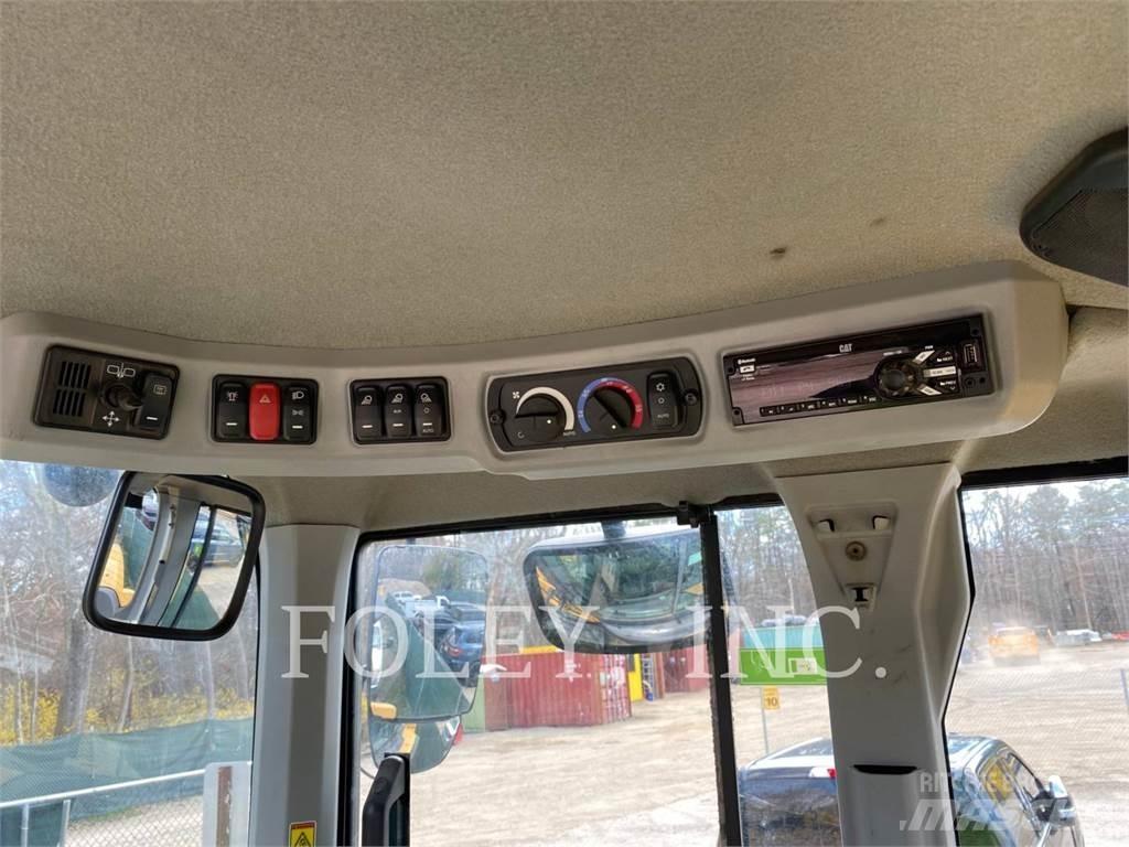 CAT 938M Radlader