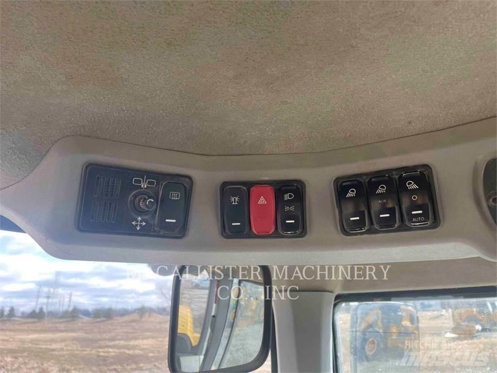 CAT 938M Radlader