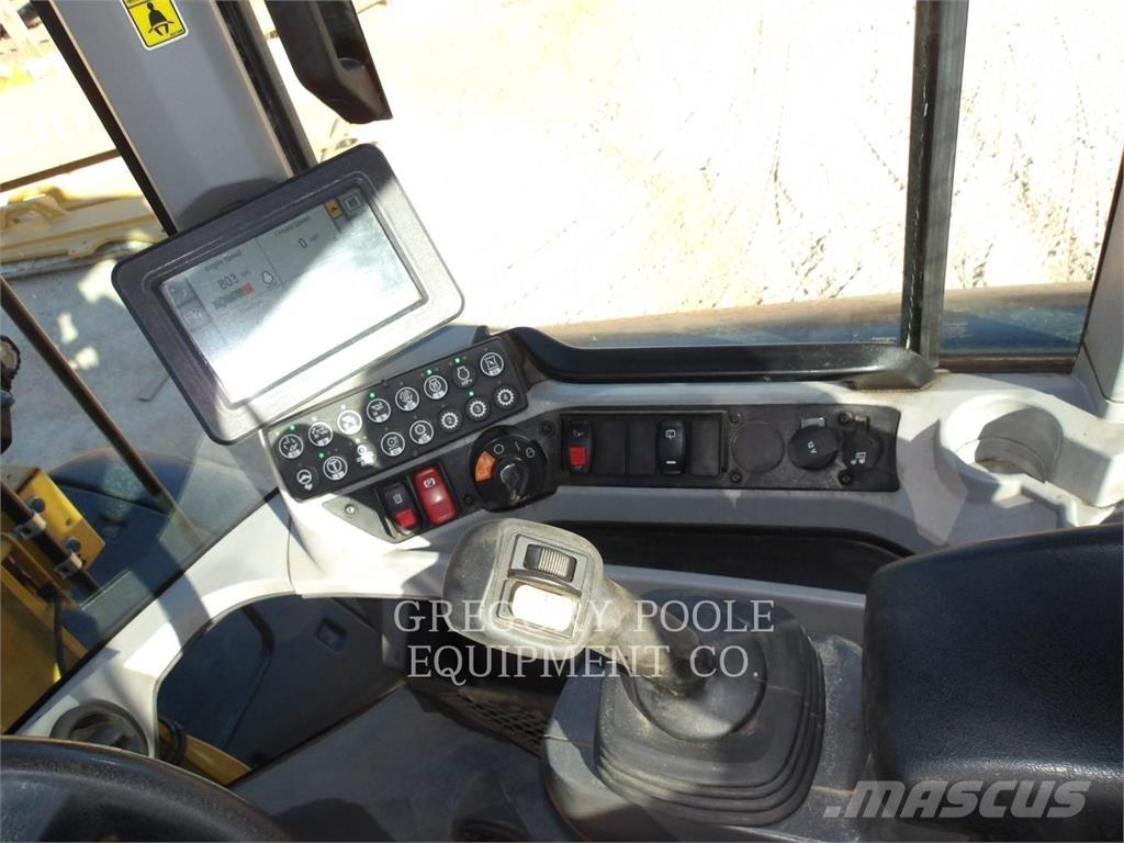 CAT 938M Radlader