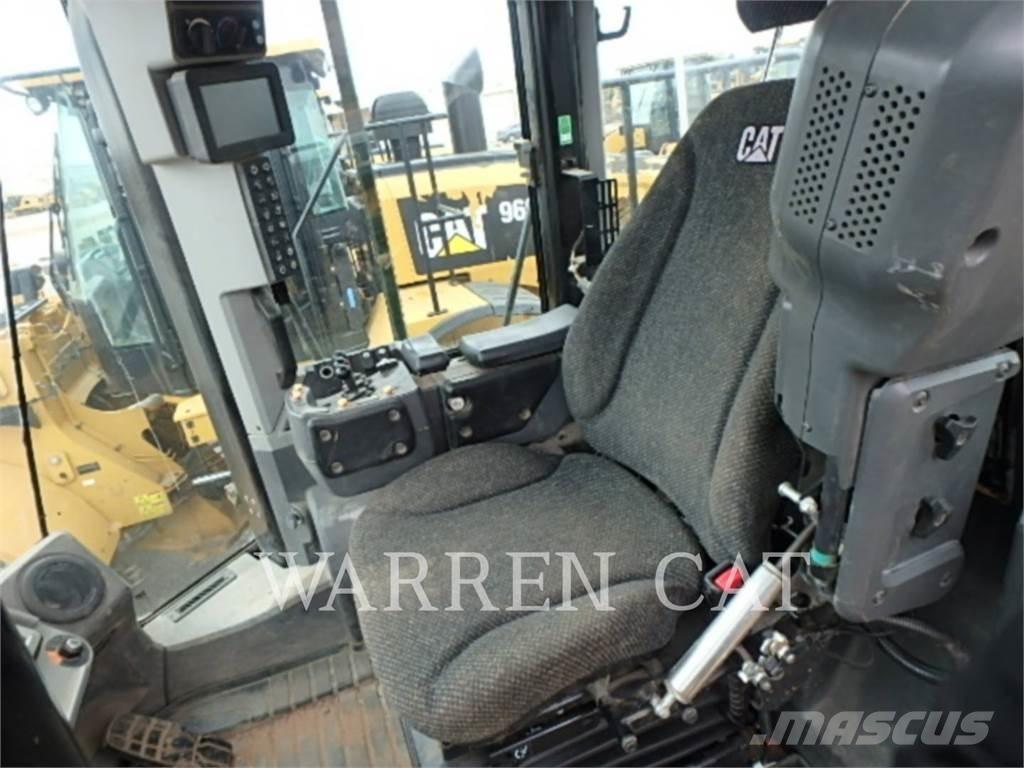 CAT 966M Radlader
