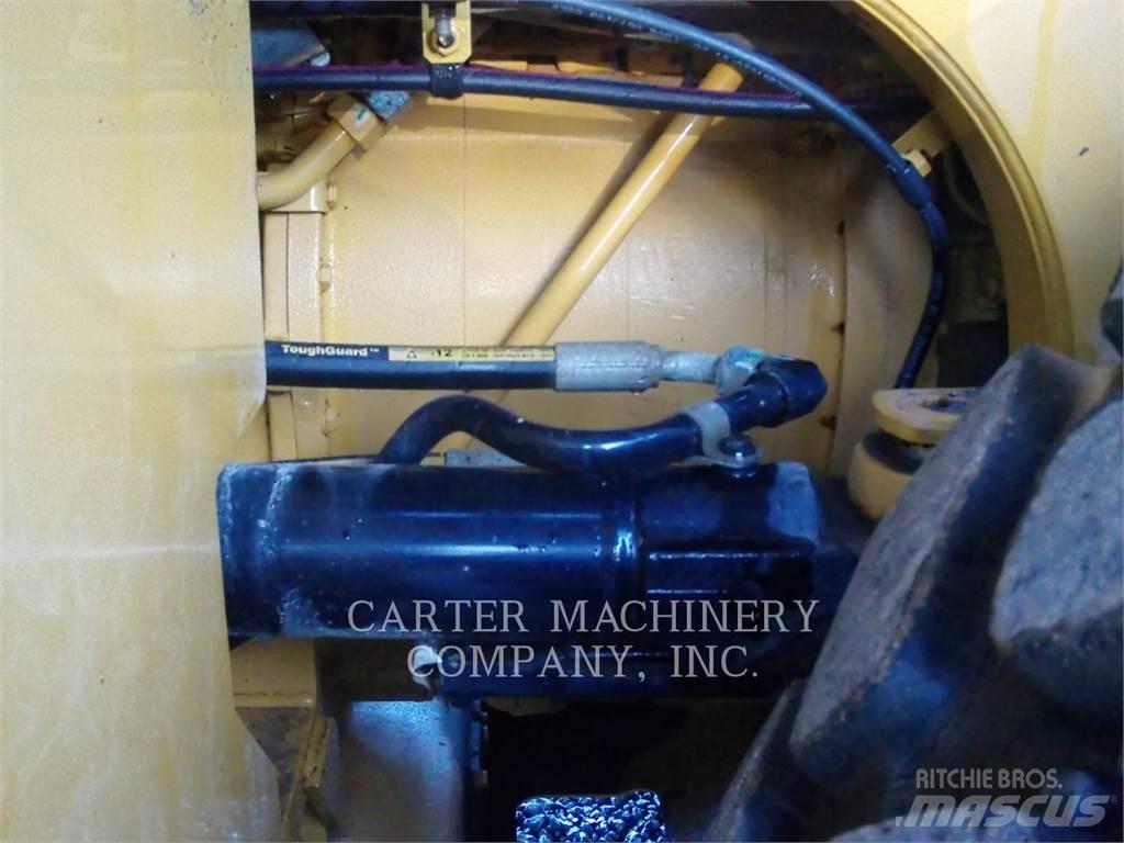 CAT 972M Radlader