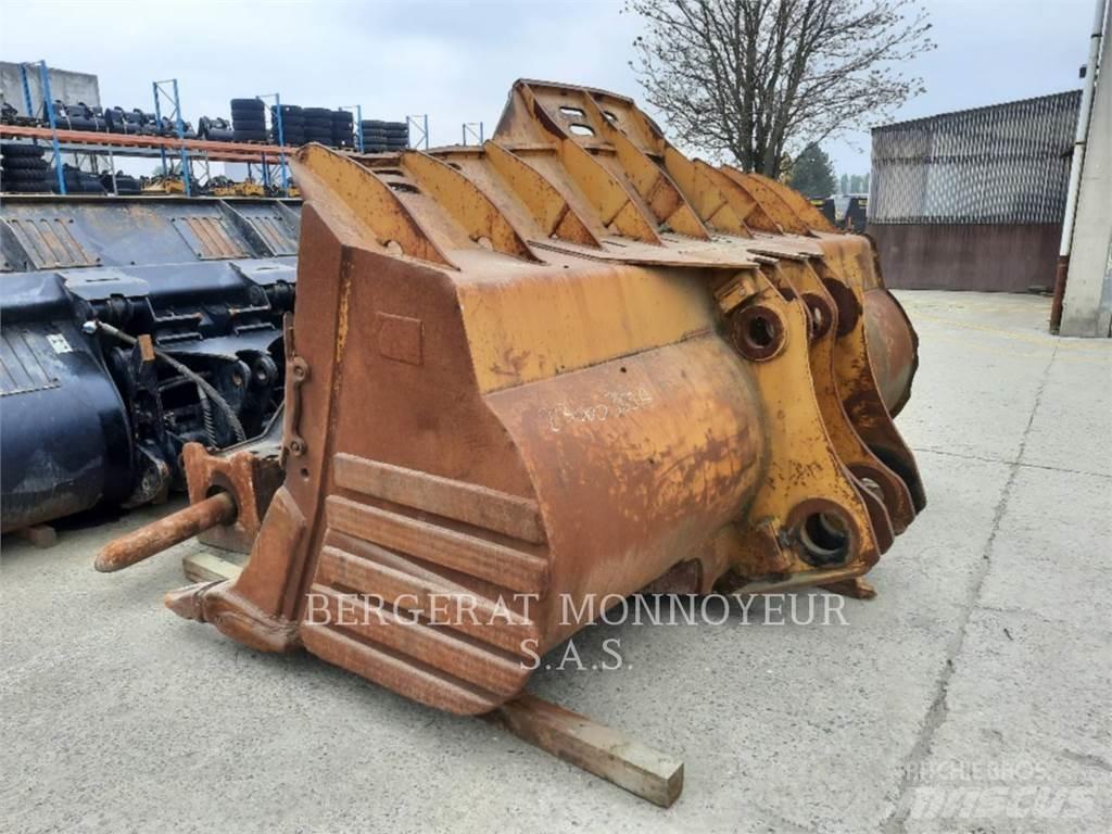 CAT 988 Schaufeln
