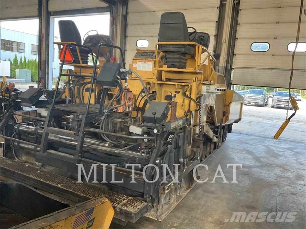 CAT AP-1055D Strassenfertiger