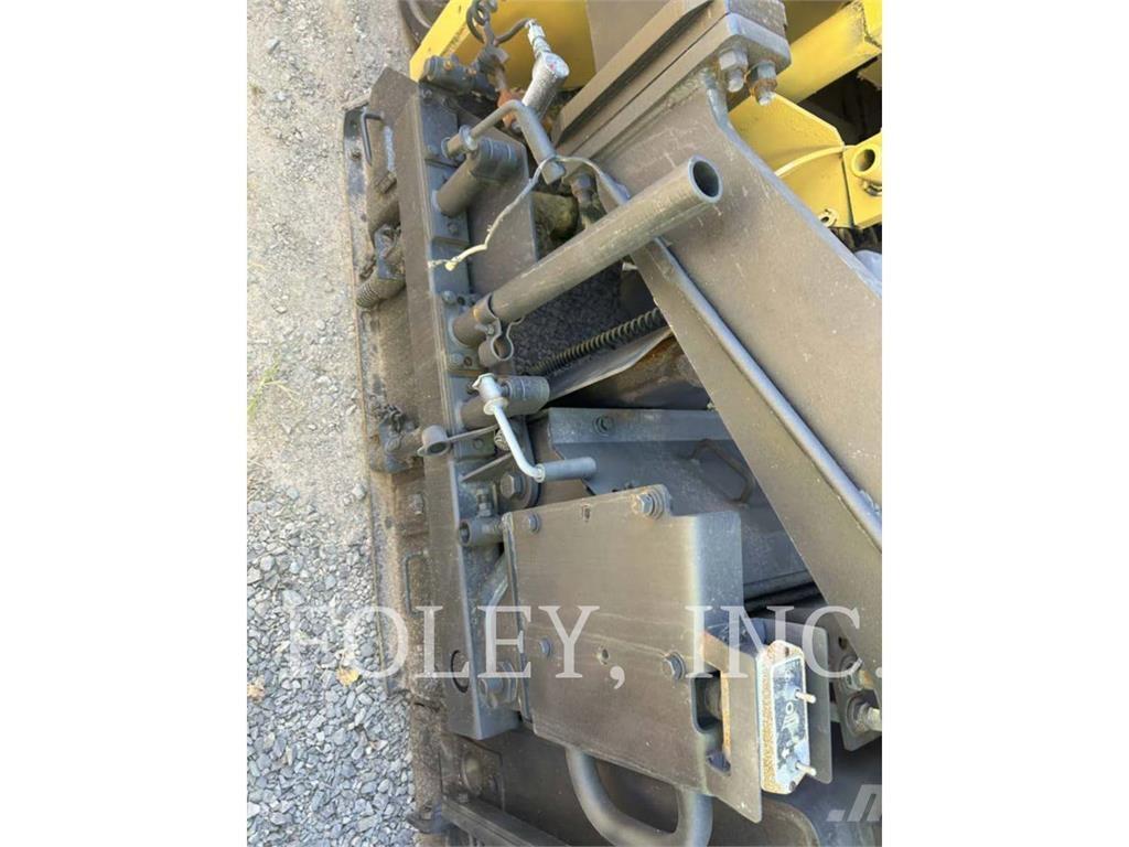 CAT AP-1055D Strassenfertiger