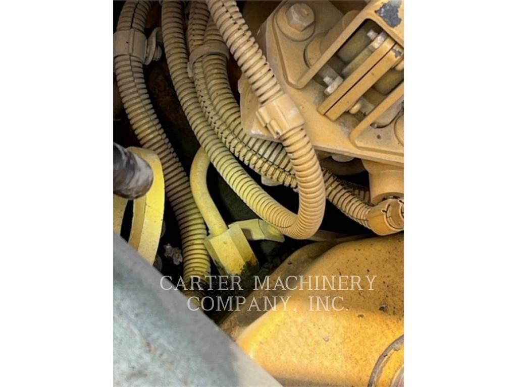 CAT AP1000F Strassenfertiger