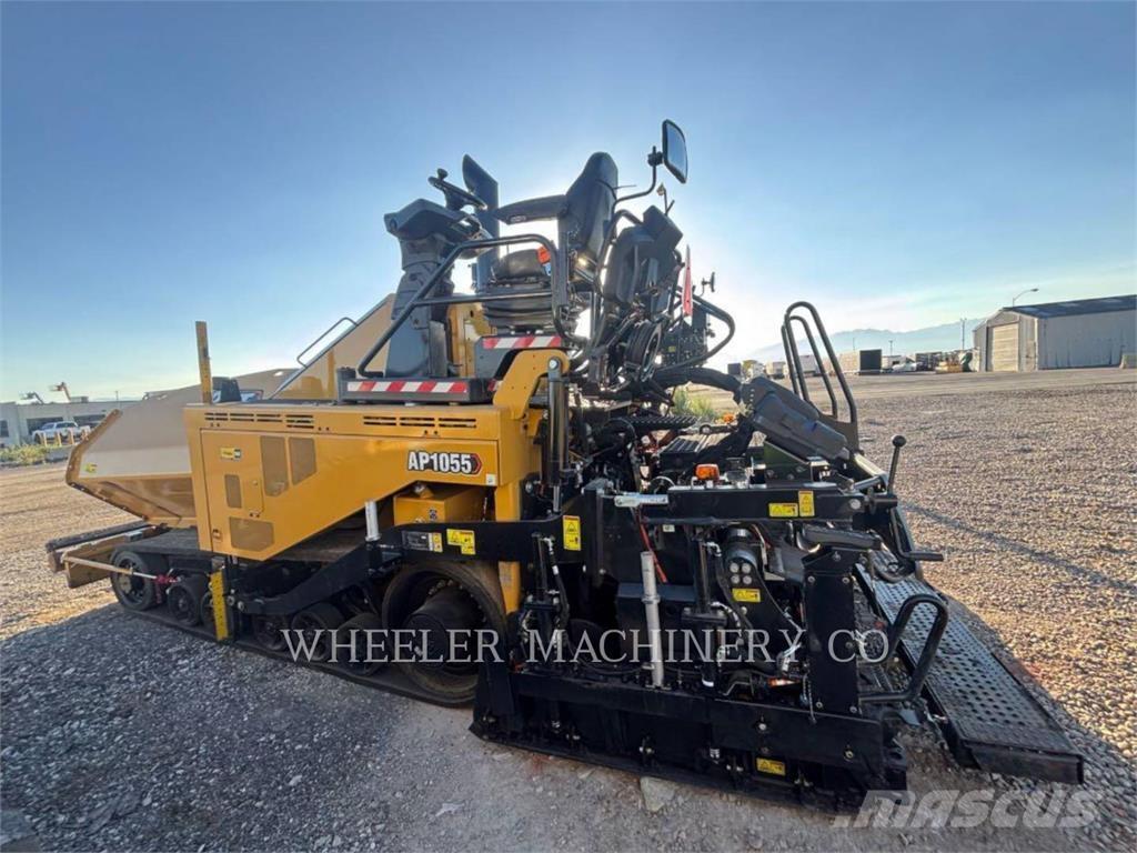 CAT AP1055 Strassenfertiger