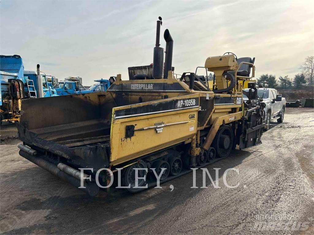 CAT AP1055B Strassenfertiger