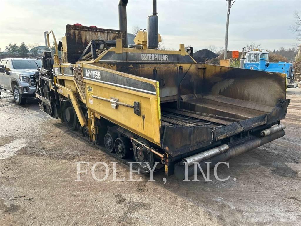 CAT AP1055B Strassenfertiger