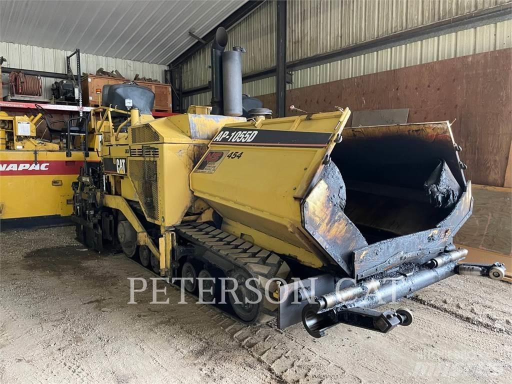 CAT AP1055D Strassenfertiger