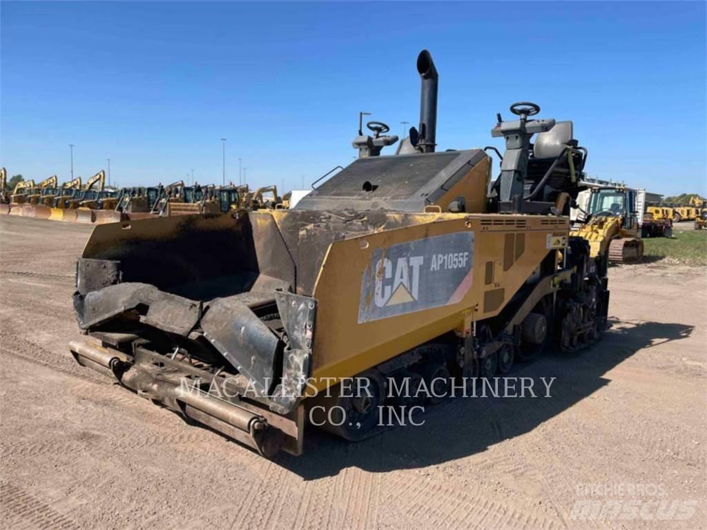 CAT AP1055F Strassenfertiger