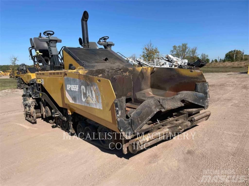 CAT AP1055F Strassenfertiger