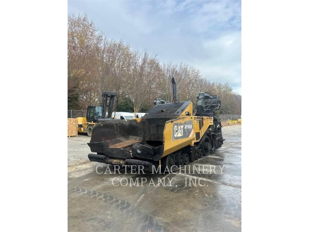CAT AP1055F Strassenfertiger