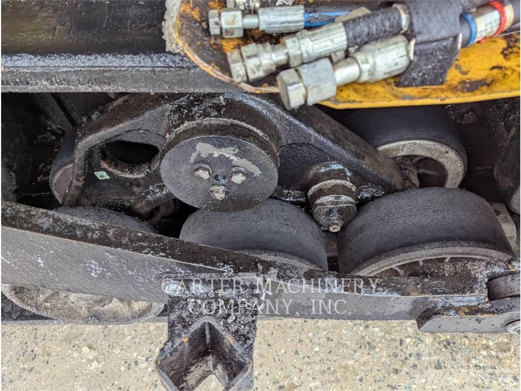 CAT AP1055F Strassenfertiger