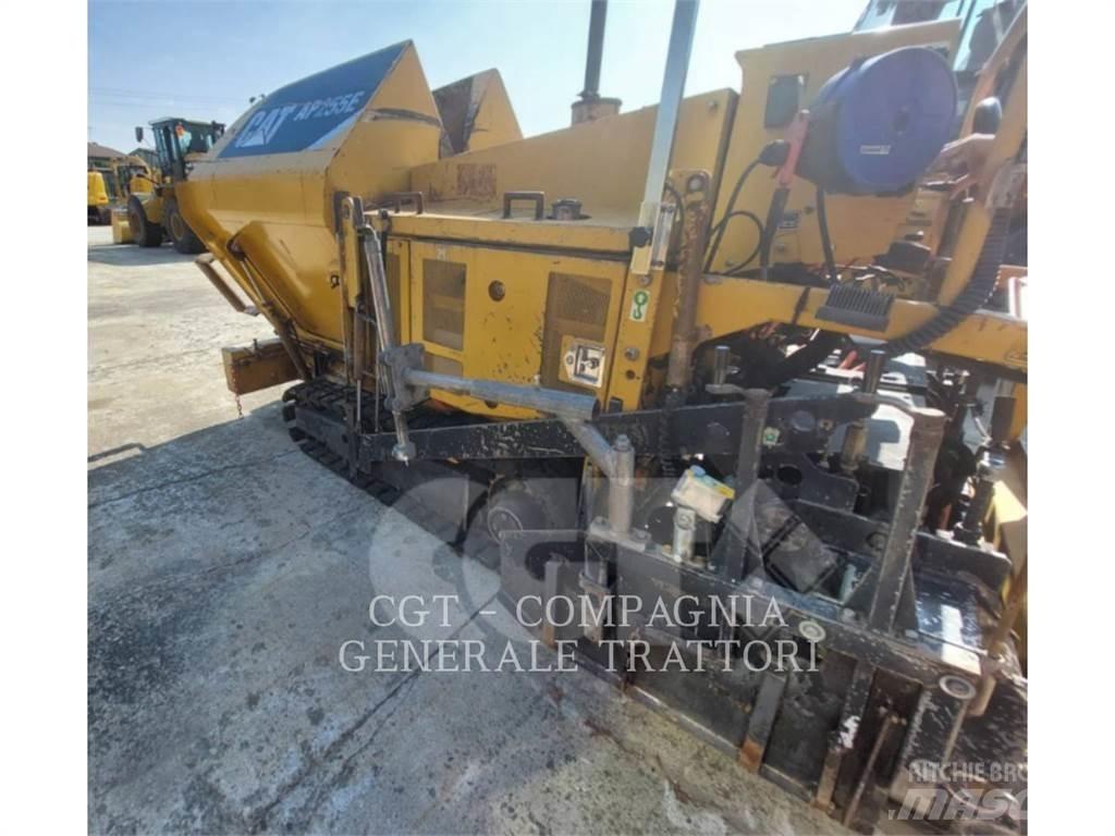 CAT AP255E Strassenfertiger