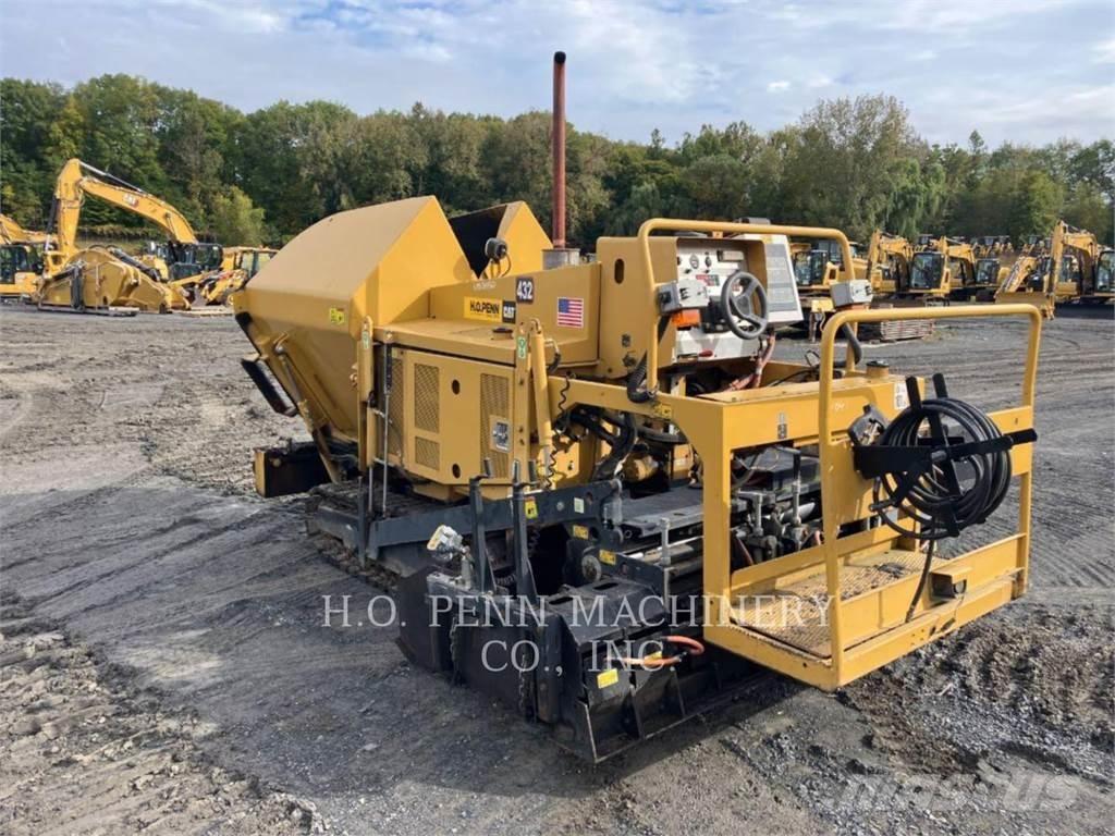 CAT AP255E Strassenfertiger