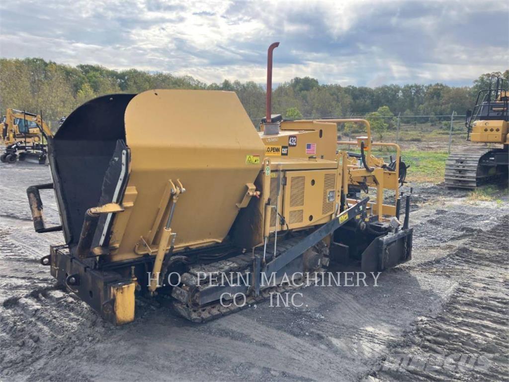 CAT AP255E Strassenfertiger