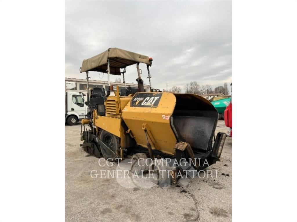 CAT AP300 Strassenfertiger