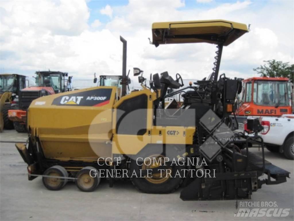 CAT AP300F Strassenfertiger