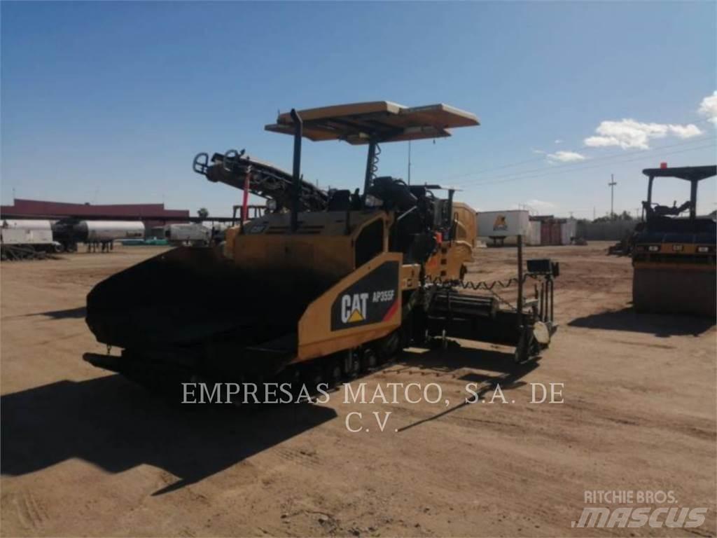 CAT AP355FLRC Strassenfertiger