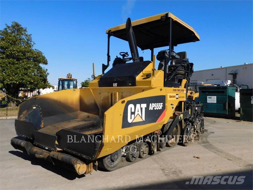 CAT AP555F Strassenfertiger