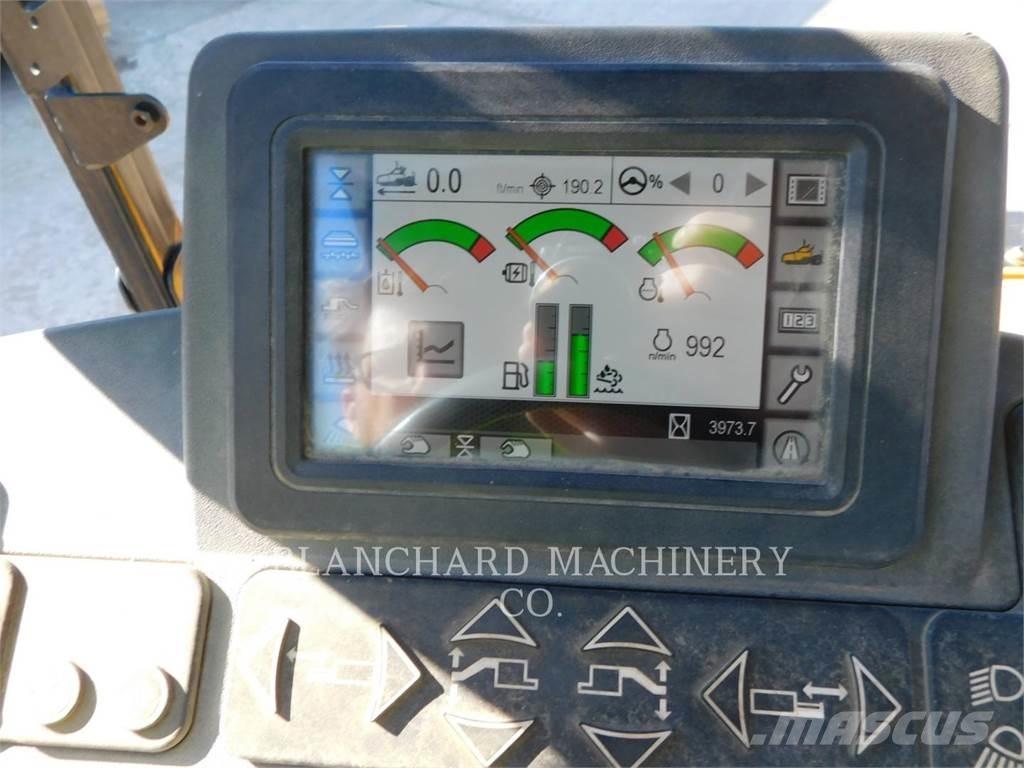 CAT AP555F Strassenfertiger