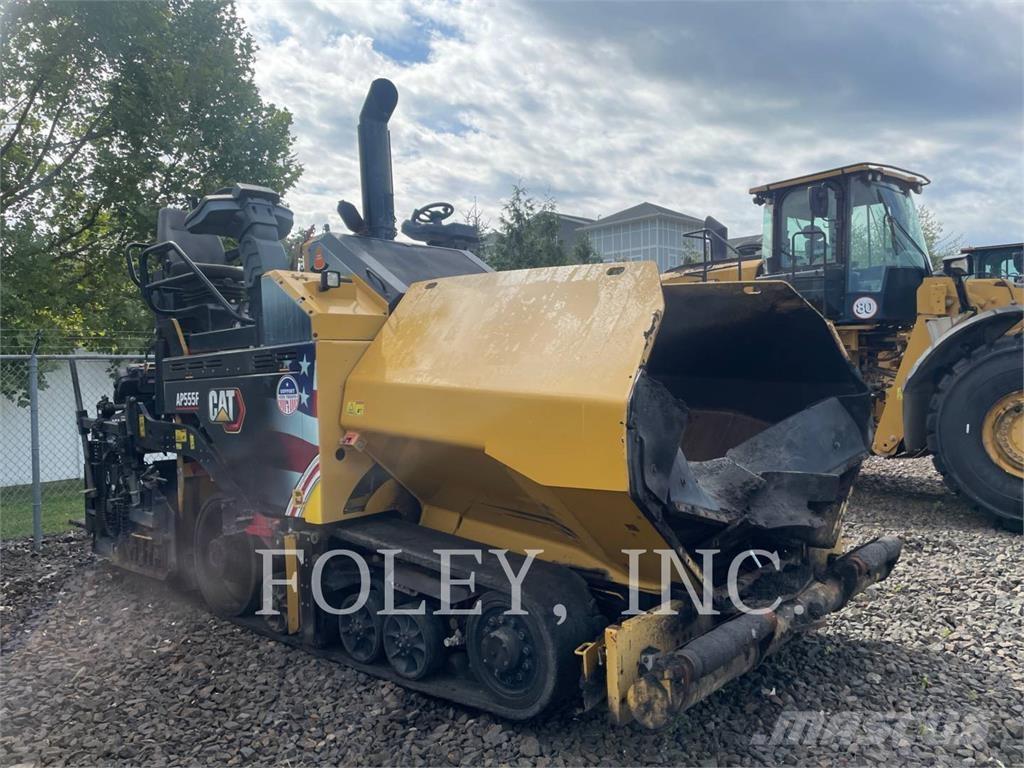 CAT AP555F Strassenfertiger