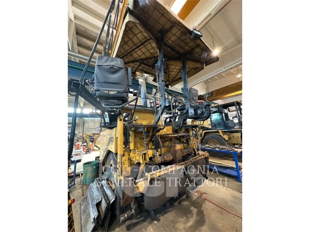 CAT AP600D Strassenfertiger