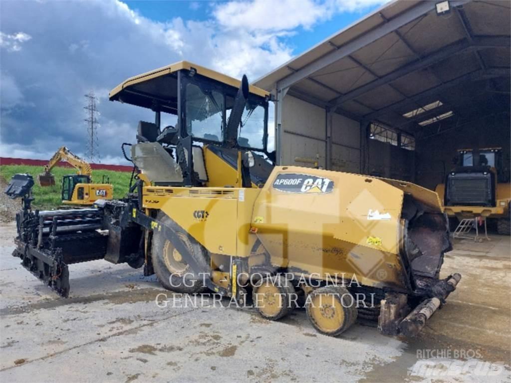 CAT AP600F Strassenfertiger