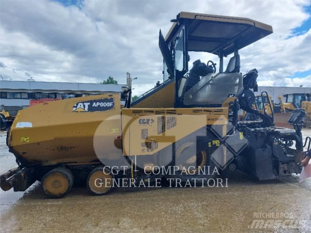 CAT AP600F Strassenfertiger