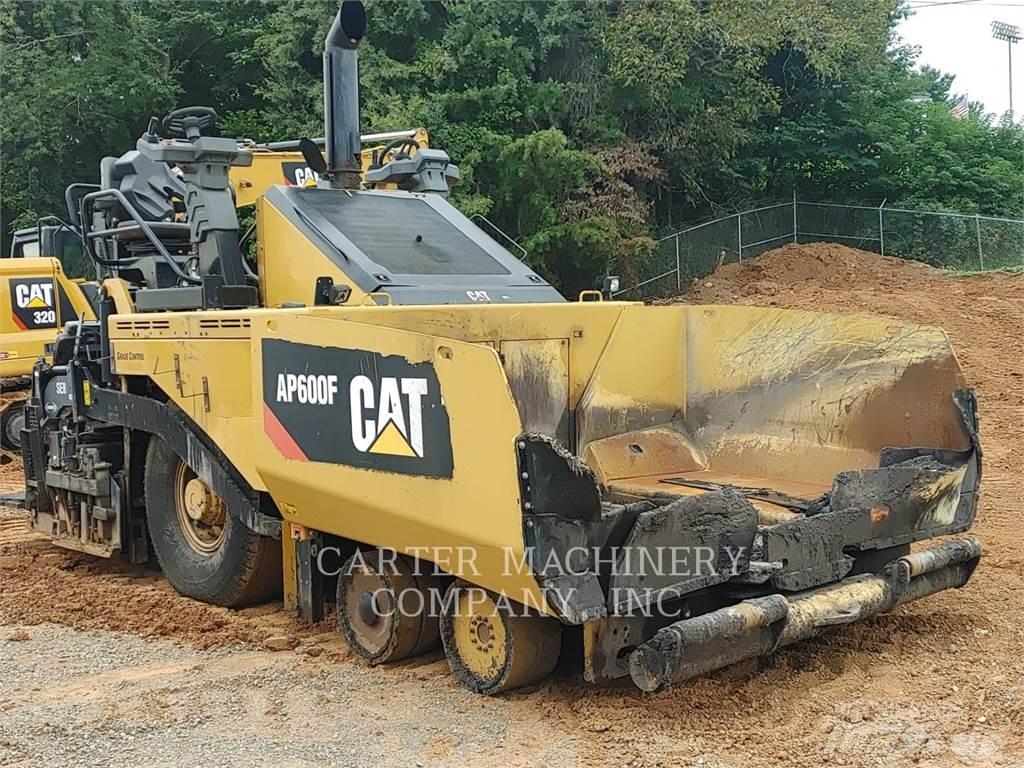 CAT AP600F Strassenfertiger