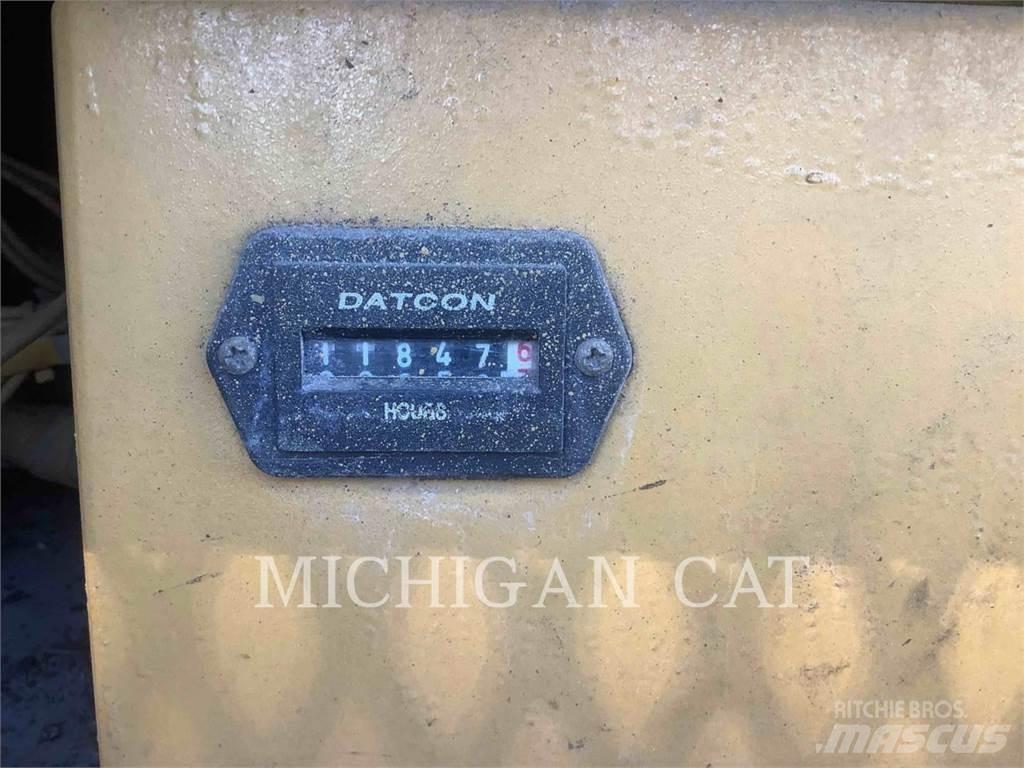 CAT AP650B Strassenfertiger