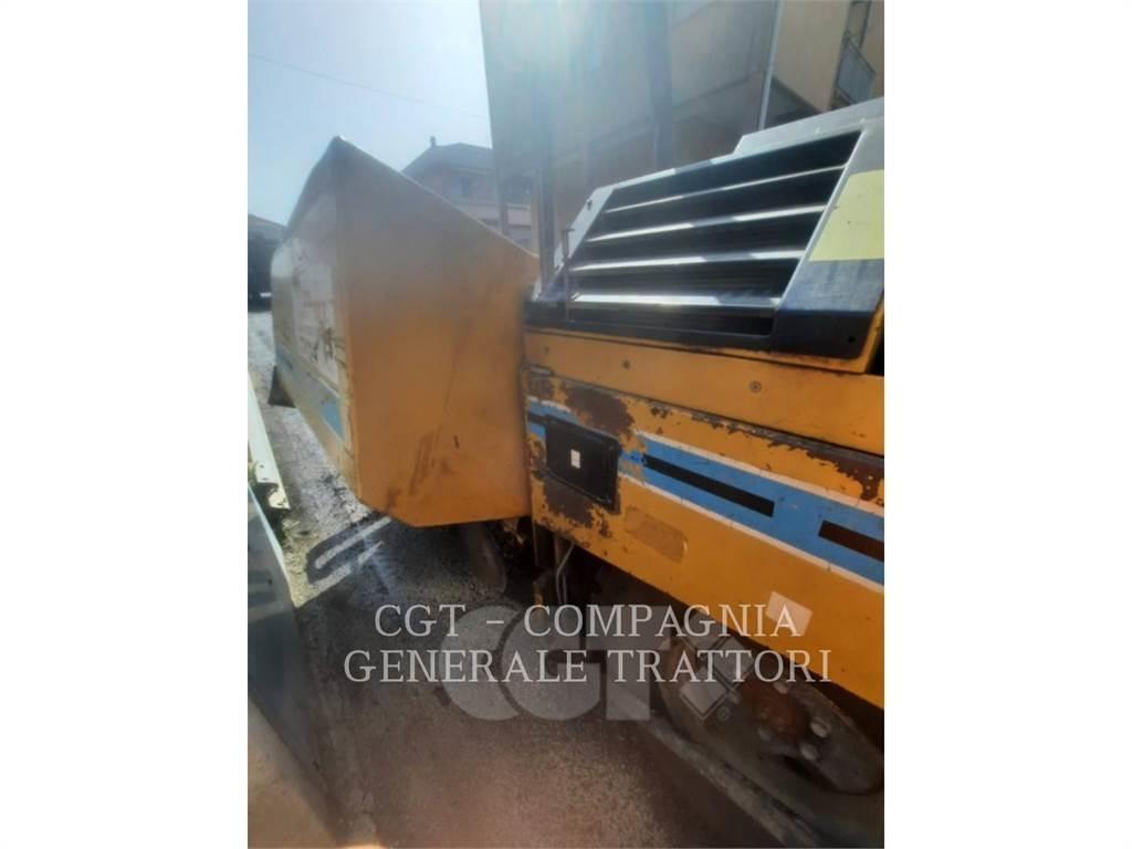 CAT BB730 Strassenfertiger