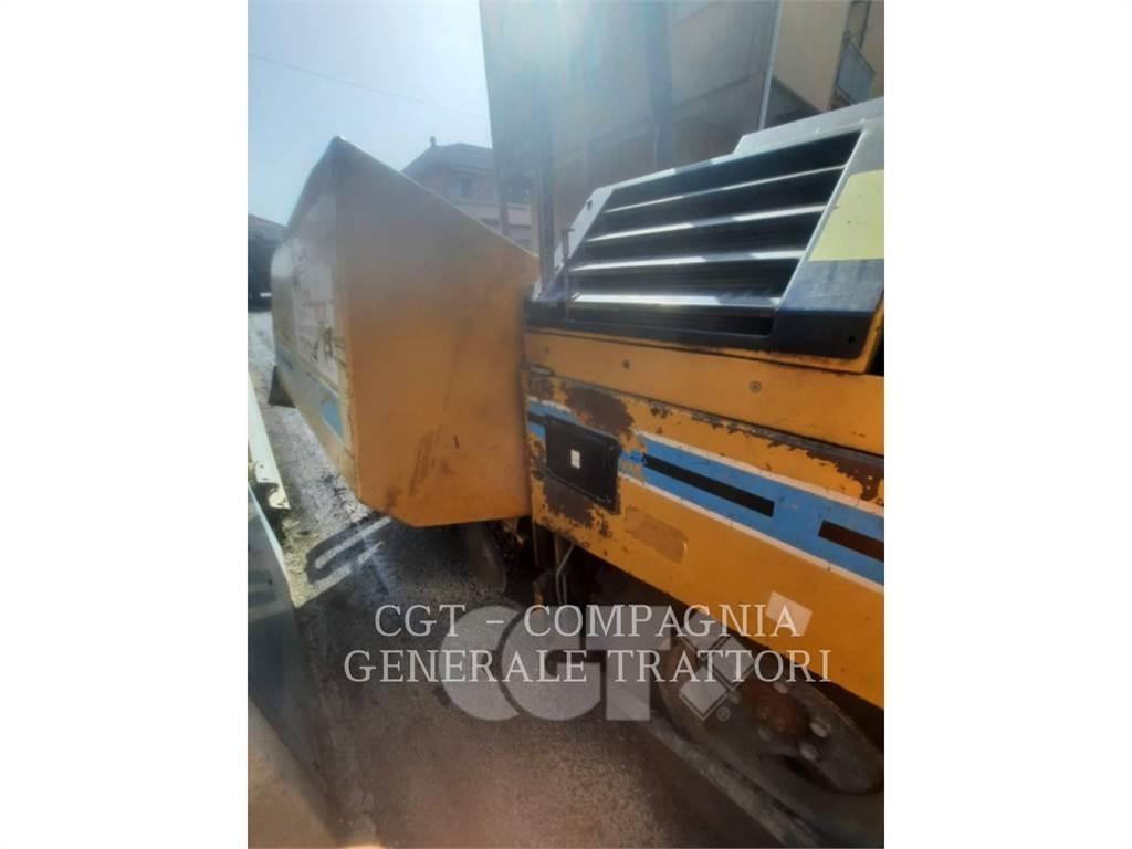 CAT BB730 Strassenfertiger