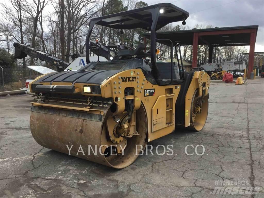 CAT CB13 Erdbauwalzen