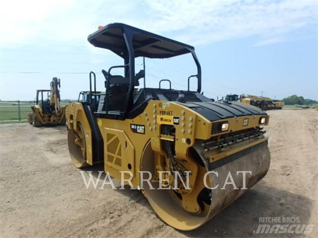 CAT CB13 Strassenfertiger