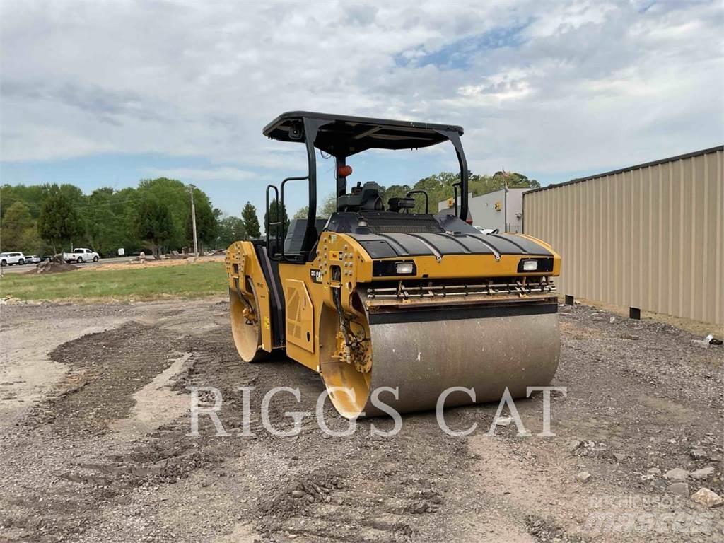 CAT CB13 Erdbauwalzen
