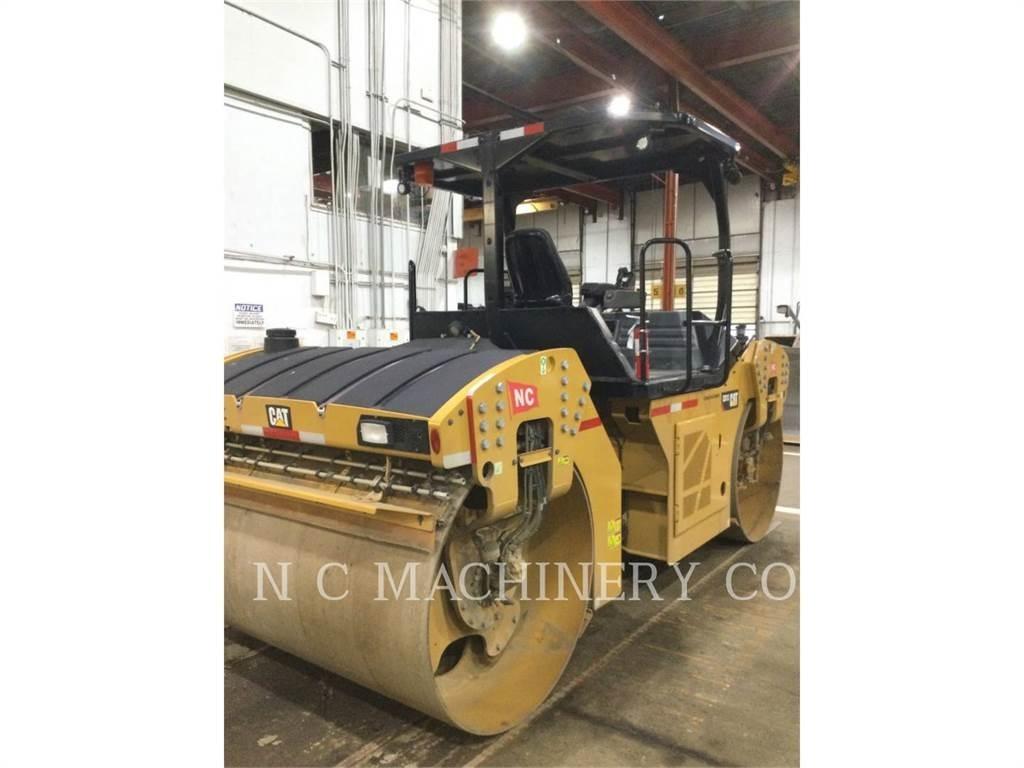 CAT CB13 Strassenfertiger