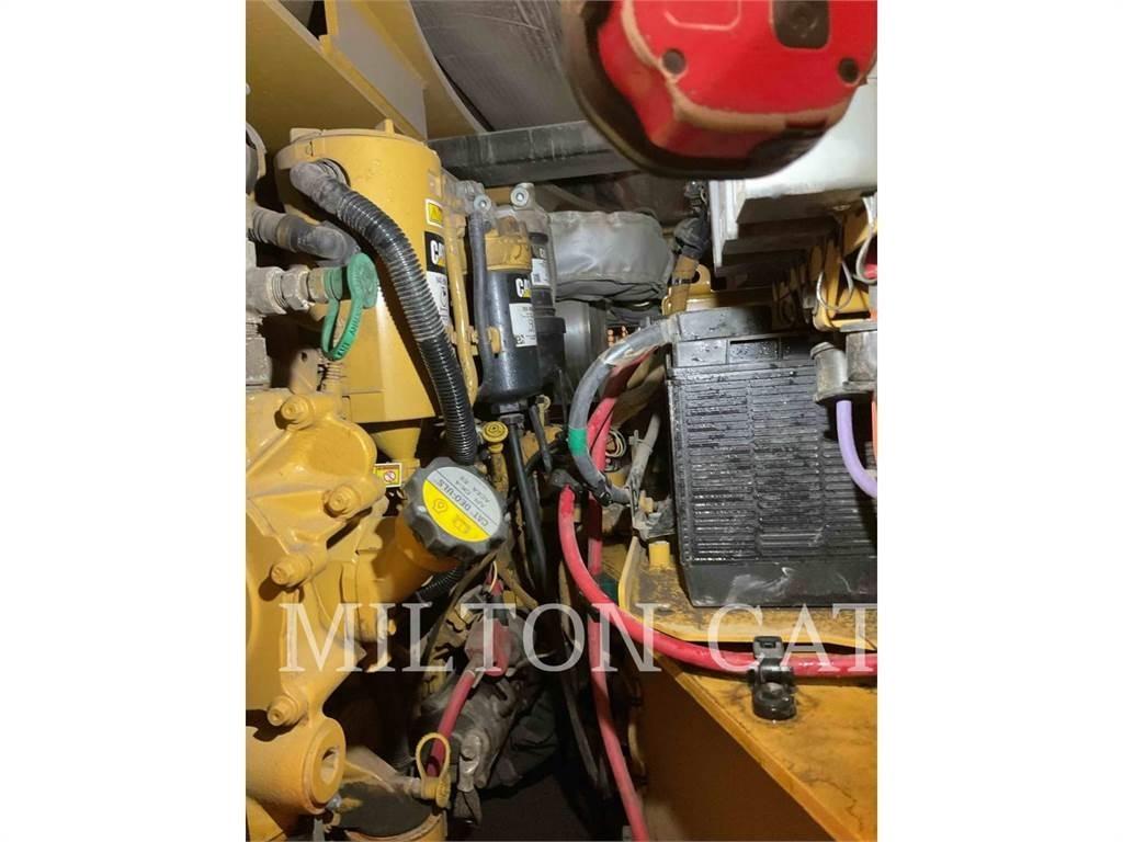 CAT CB15 Erdbauwalzen