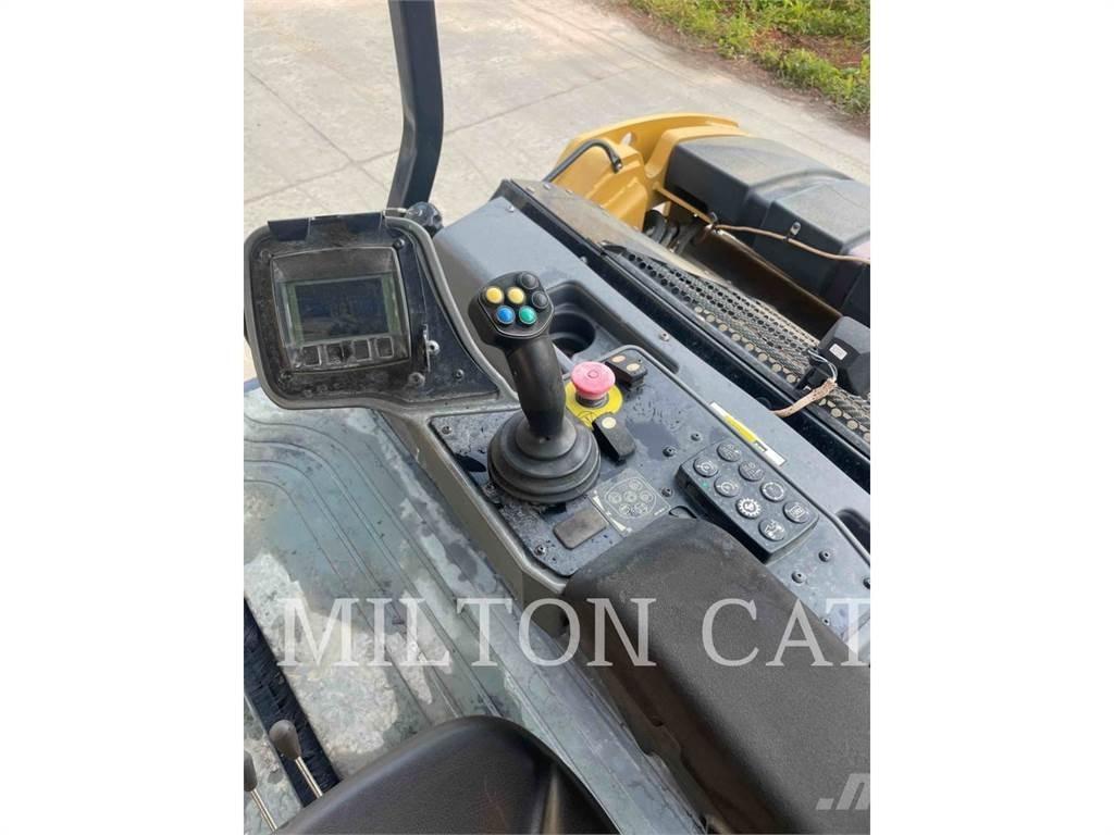 CAT CB15 Erdbauwalzen