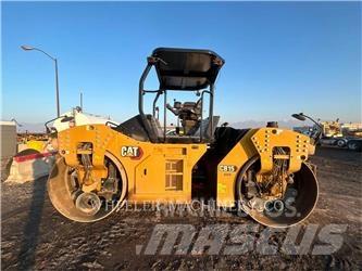 CAT CB15 CW VV Tandemwalzen