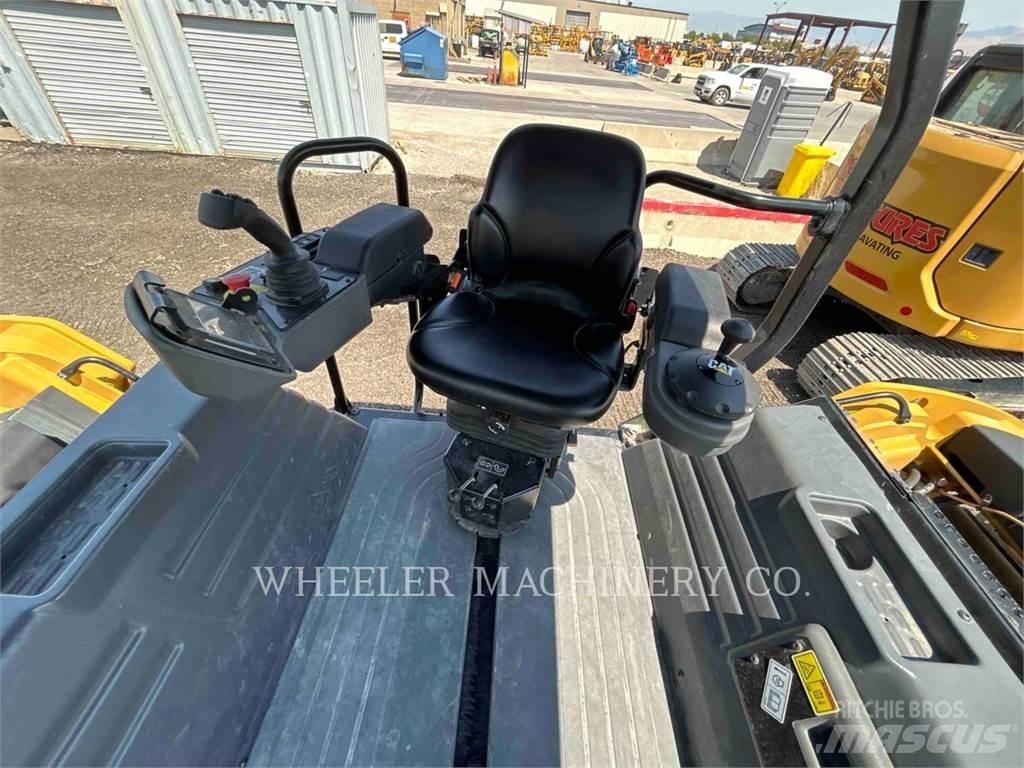 CAT CB15 CW VV Tandemwalzen