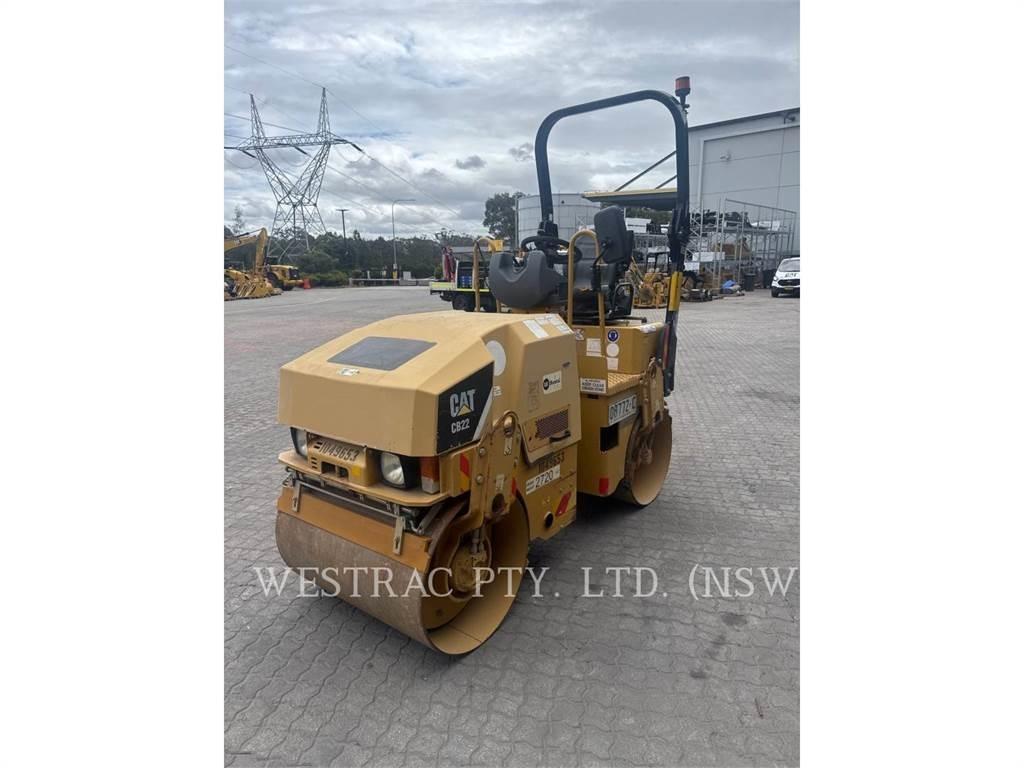 CAT CB22 Tandemwalzen
