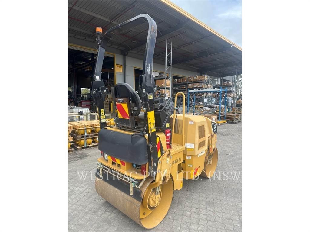 CAT CB22 Tandemwalzen