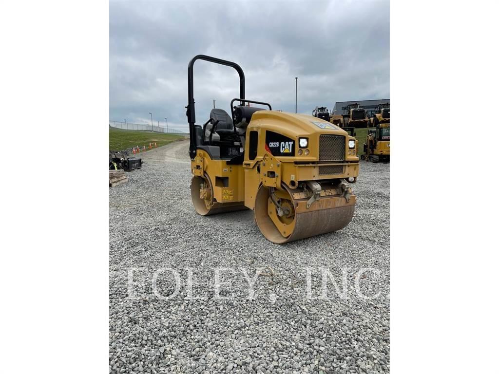 CAT CB22B Tandemwalzen