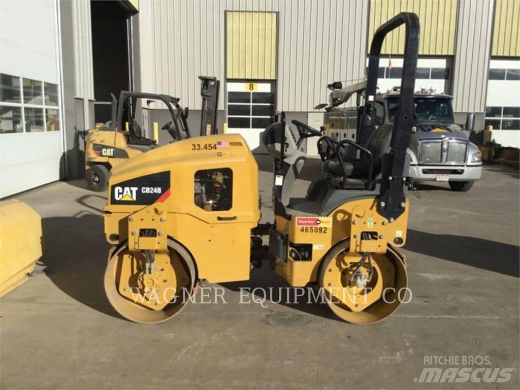 CAT CB24B Erdbauwalzen