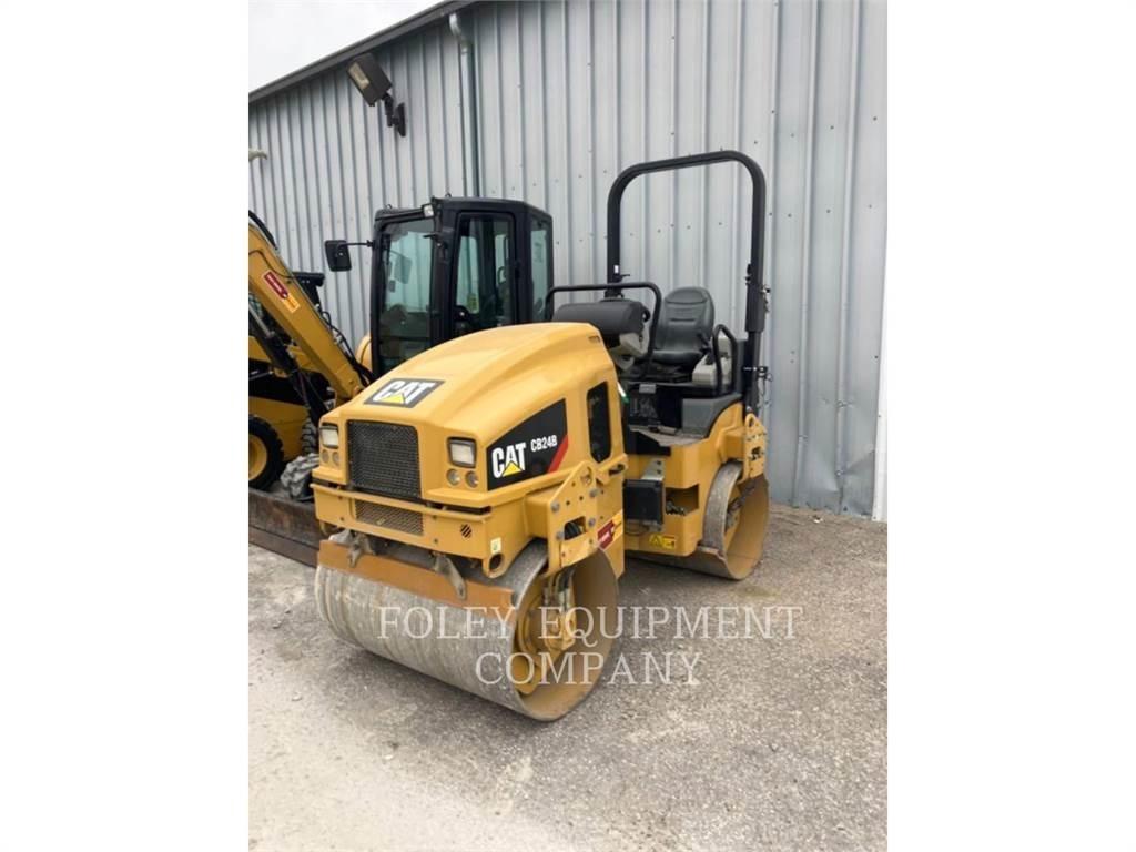 CAT CB24B Erdbauwalzen